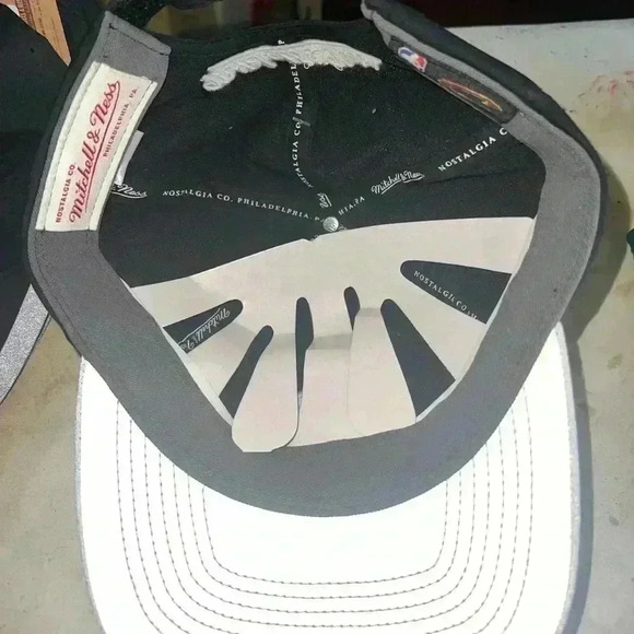 NWT Mitchell & Ness Cleveland Cavaliers logo hat - Picture 2 of 6